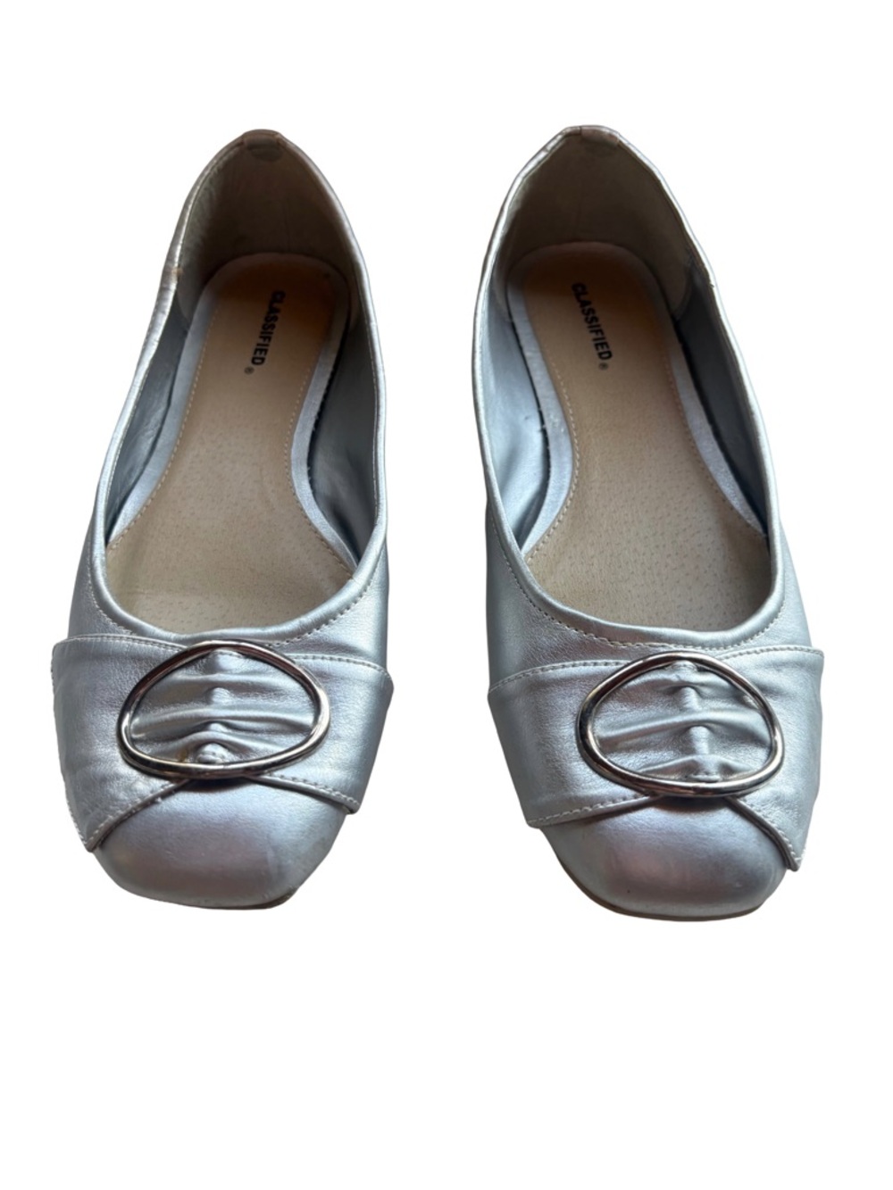 Classified Metallic Silver Round-Toe Ballet Flats with Decorative Buckle